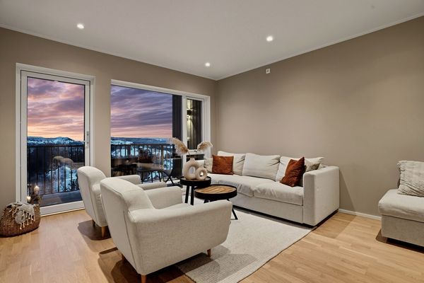 Apartment 34