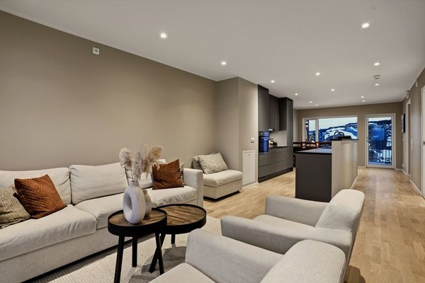 Apartment 34