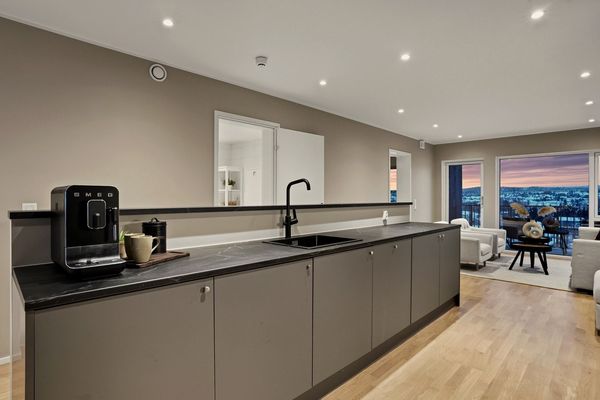 Apartment 34