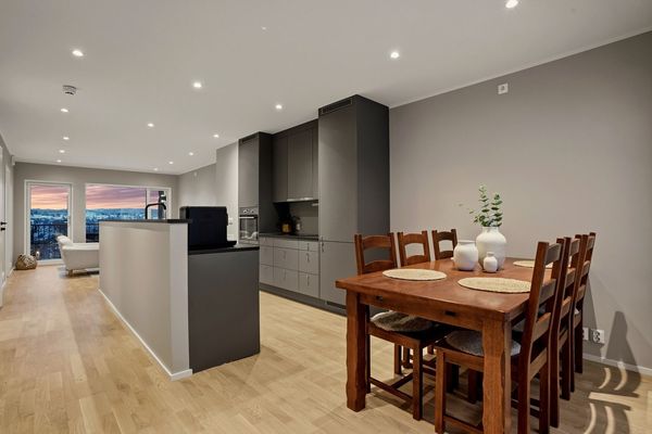 Apartment 34