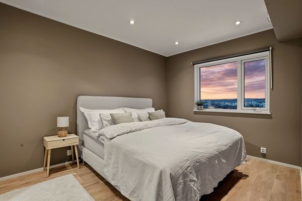 Apartment 34
