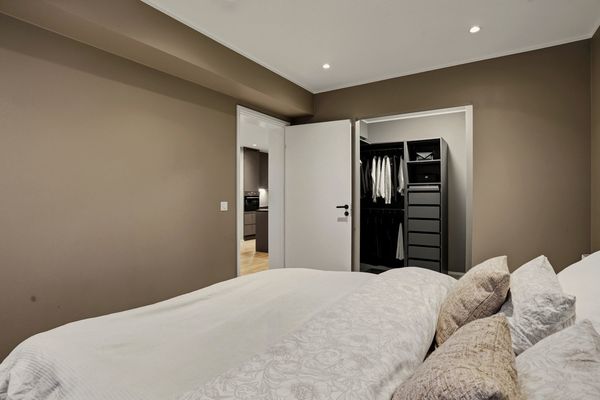 Apartment 34
